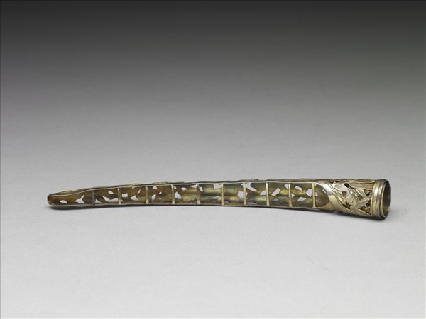 銅鎏金鏤空梅竹紋指甲套