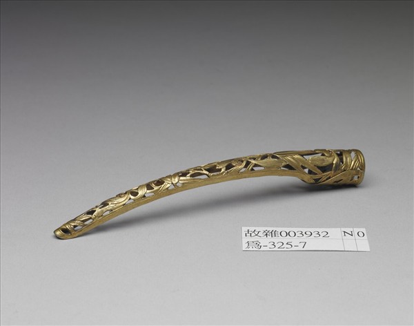 銅鎏金鏤空梅竹紋指甲套