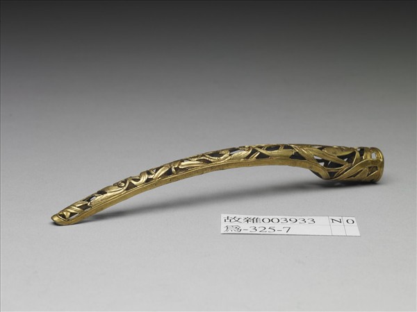 銅鎏金鏤空梅竹紋指甲套