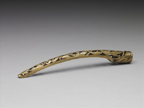 銅鎏金鏤空梅竹紋指甲套