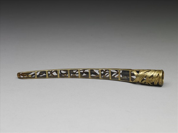 銅鎏金鏤空梅竹紋指甲套