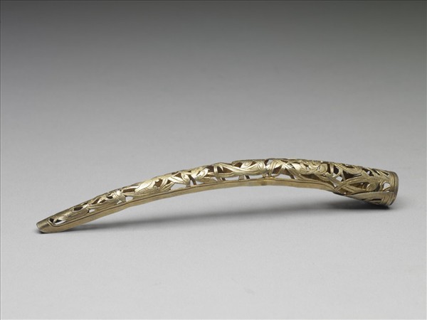 銅鎏金鏤空蘭花紋指甲套