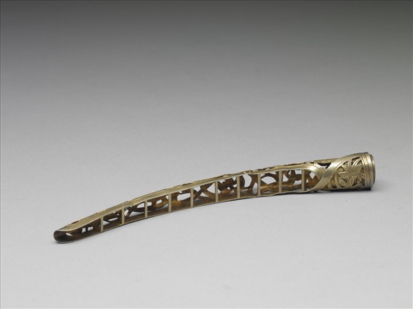 銅鎏金鏤空蘭花紋指甲套