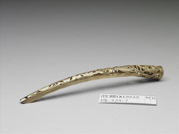 銅鎏金鏤空蘭花紋指甲套