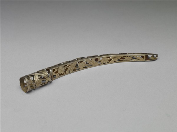 銅鎏金鏤空海棠花紋指甲套