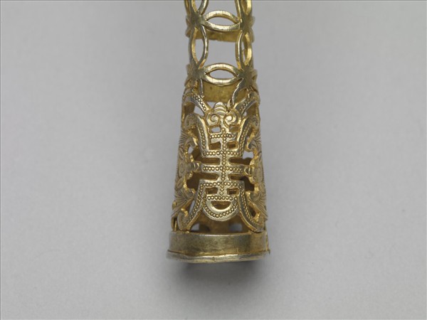 銅鍍金鏤空福壽錢紋指甲套