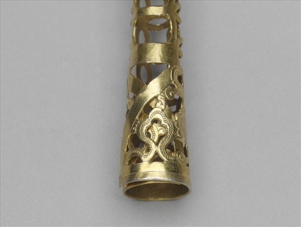 銅鍍金鏤空福壽錢紋指甲套