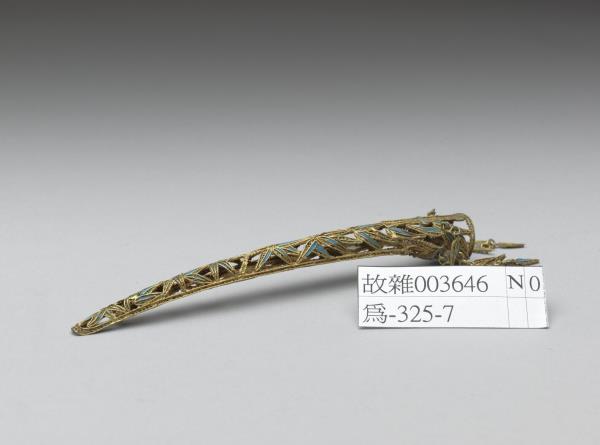 銅鍍金纍絲點翠竹葉紋流蘇指甲套