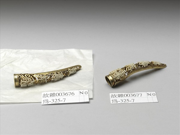 鏤空緝米珠萬壽無疆指甲套