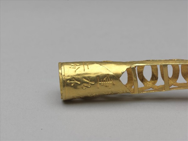 金鏤空錢紋指甲套