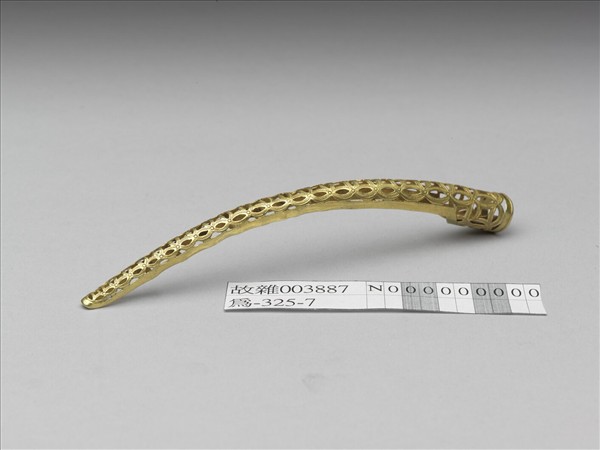 銅鍍金鏤空錢紋指甲套