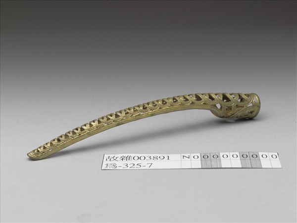 銅鍍金鏤空錢紋指甲套