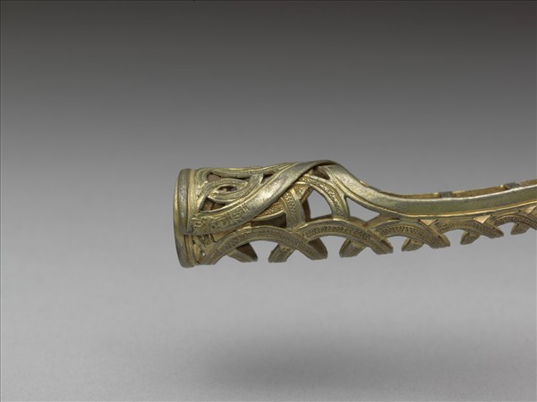 銅鍍金鏤空錢紋指甲套