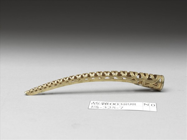 銅鍍金鏤空錢紋指甲套