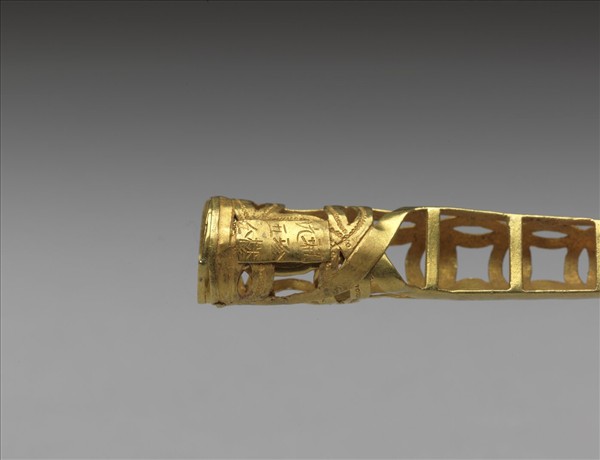 金鏤空錢紋指甲套