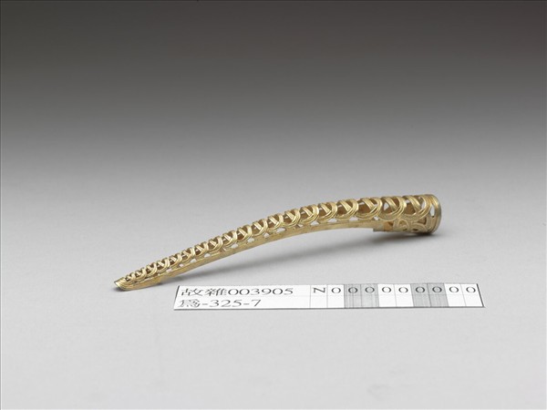 銅鍍金鏤空錢紋指甲套