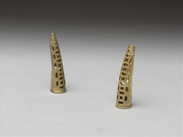 銅鍍金鏤空錢紋指甲套