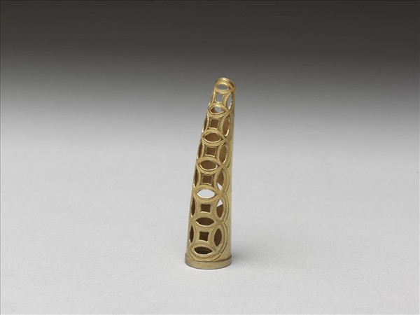 銅鍍金鏤空錢紋指甲套