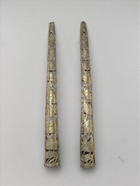 銀鎏金鏤空荷花紋指甲套