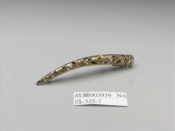 銅鎏金鏤空海棠花紋指甲套