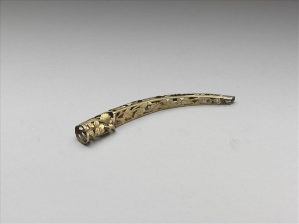 銅鎏金鏤空海棠花紋指甲套