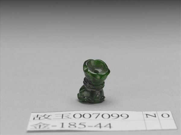 翠玉荷葉飾件