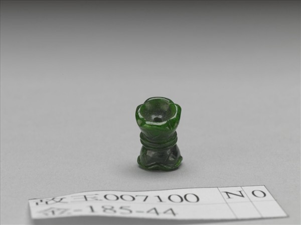 翠玉荷葉飾件