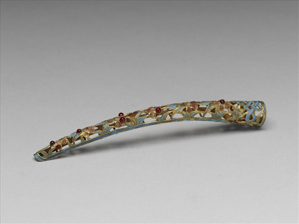 銅鍍金點翠嵌寶石鏤空花卉紋指甲套