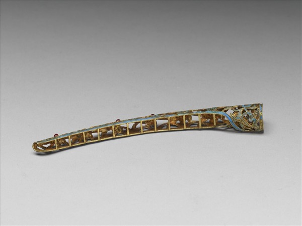 銅鍍金點翠嵌寶石鏤空花卉紋指甲套