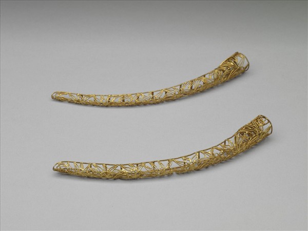 銅鍍金纍絲梅竹紋指甲套