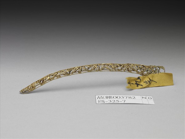 銅鍍金纍絲梅竹紋指甲套