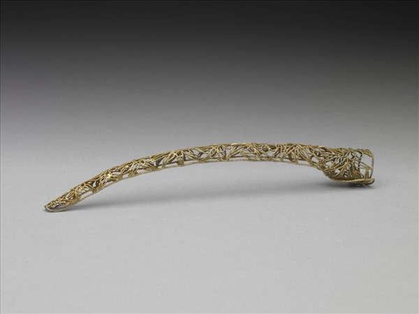 銅鍍金纍絲梅竹紋指甲套