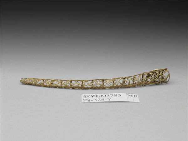 銅鍍金纍絲梅竹紋指甲套