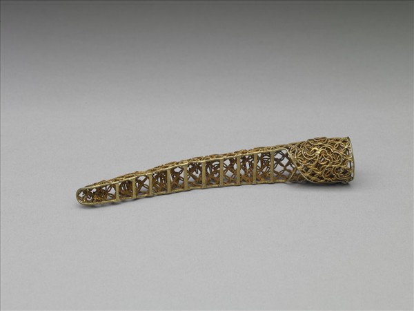 銅鍍金纍絲盤長壽字紋指甲套