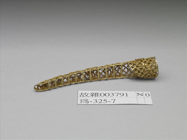 銅鍍金纍絲盤長壽字紋指甲套