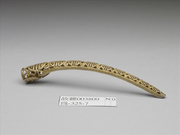 銅鍍金鏤空團壽紋指甲套