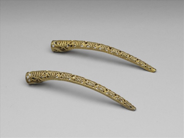 銅鍍金鏤空團壽紋指甲套