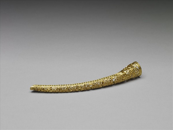 銅鍍金鏤空團壽紋指甲套