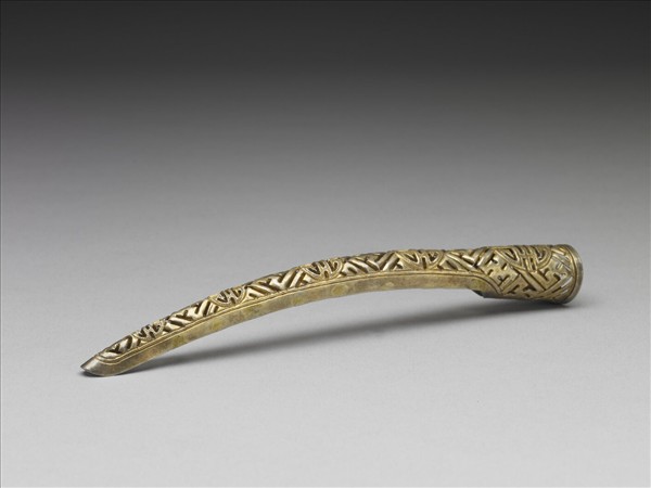 銅鍍金鏤空萬壽紋指甲套