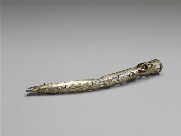 銅鍍金鏤空梅花紋指甲套