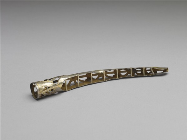 銅鍍金鏤空梅花紋指甲套