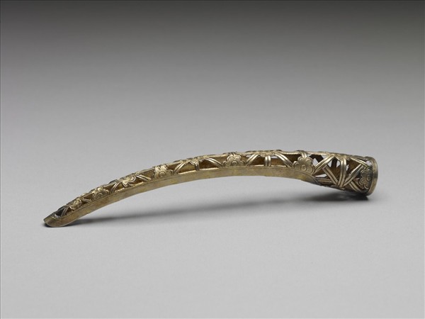 銅鍍金鏤空梅花紋指甲套