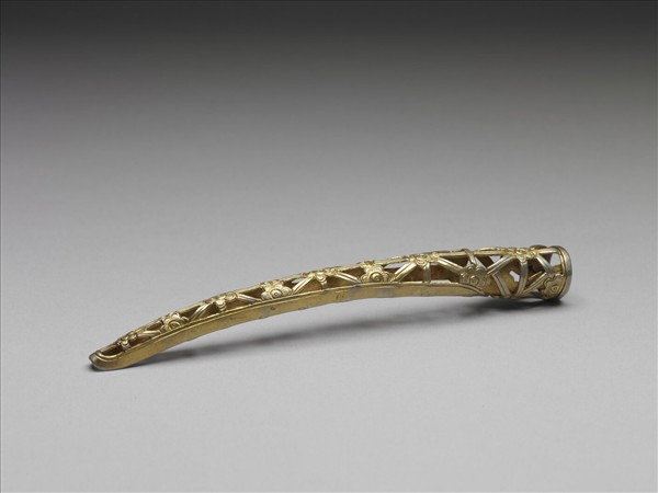 銅鍍金鏤空梅花紋指甲套