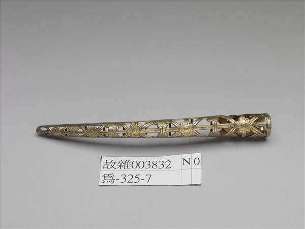 銅鍍金鏤空梅花指甲套