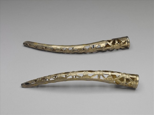 銅鍍金鏤空梅花指甲套