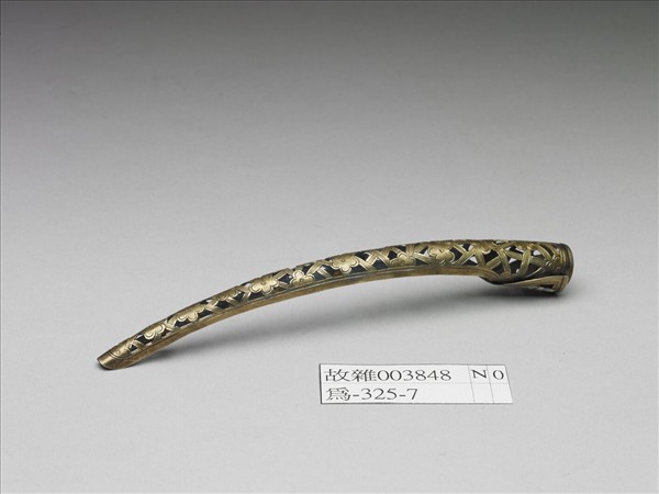 銅鍍金鏤空冰梅紋指甲套