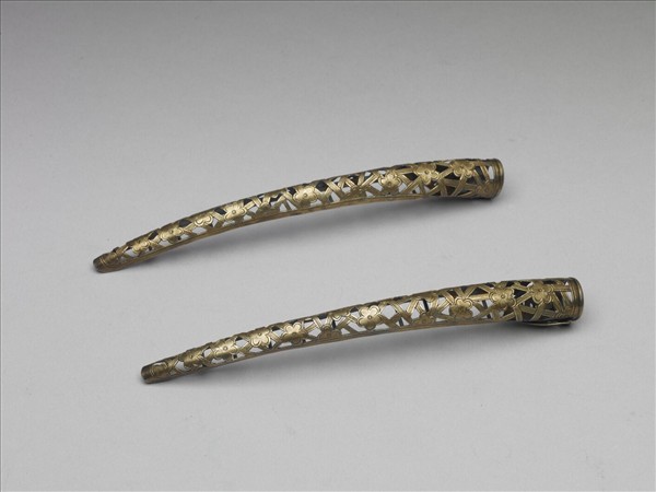 銅鍍金鏤空冰梅紋指甲套