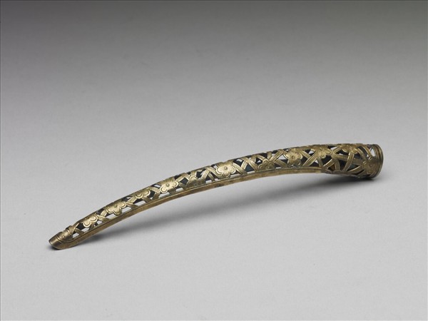 銅鍍金鏤空冰梅紋指甲套