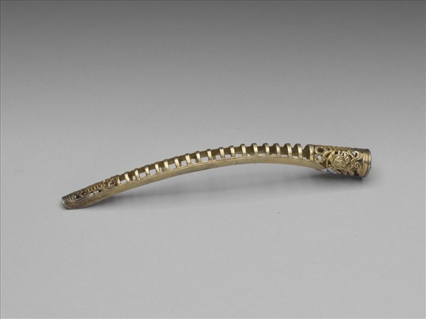 銅鍍金鏤空福壽一字紋指甲套