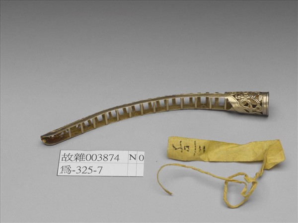 銅鍍金鏤空福壽一字紋指甲套